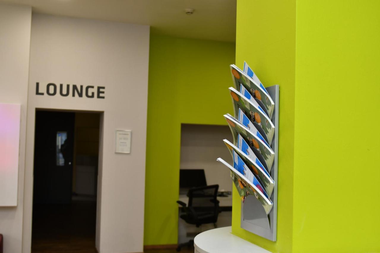 Colour Hotel Франкфурт на Майн Екстериор снимка