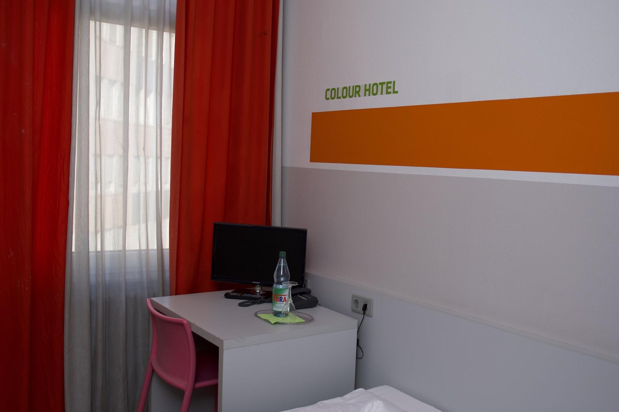 Colour Hotel Франкфурт на Майн Екстериор снимка